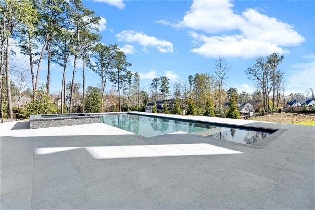 124 Woodlawn Drive NE