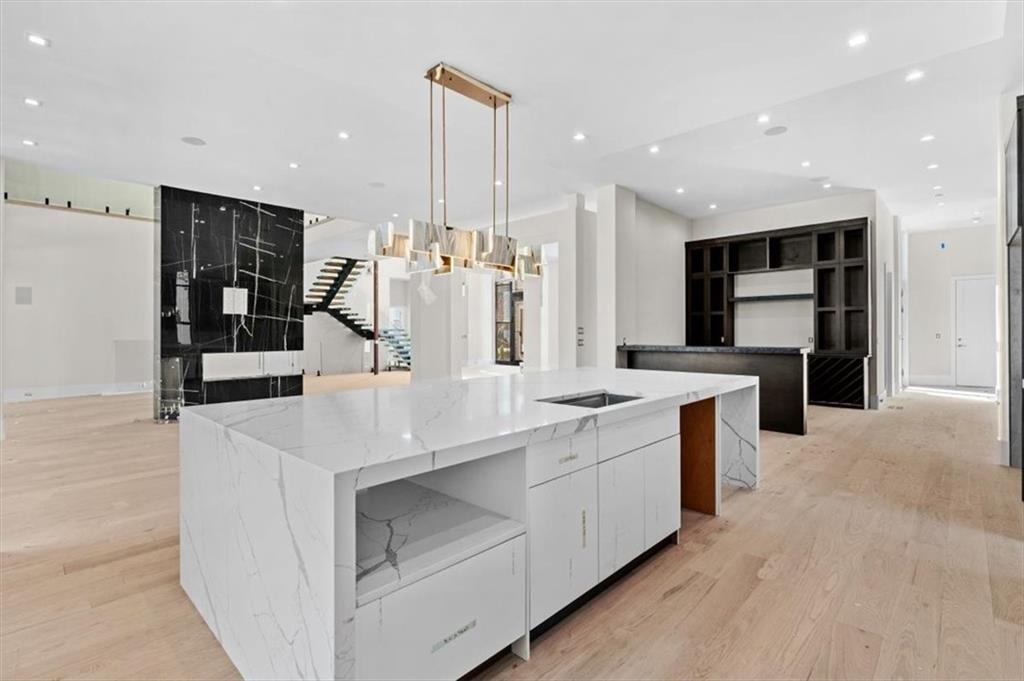 124 Woodlawn Drive NE