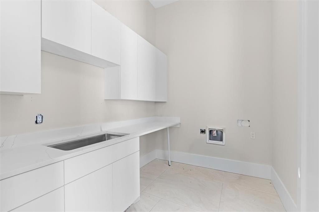 124 Woodlawn Drive NE