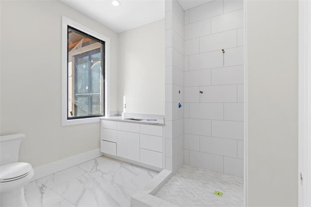 124 Woodlawn Drive NE