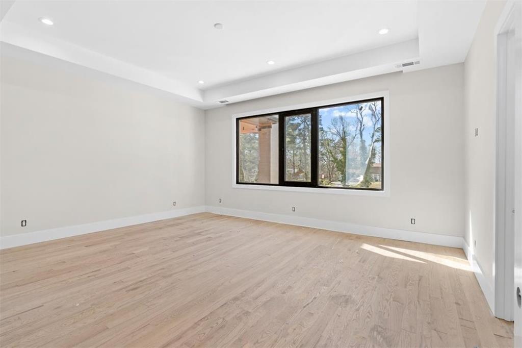 124 Woodlawn Drive NE