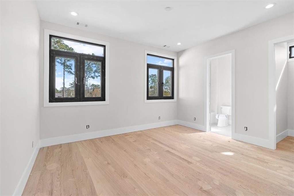 124 Woodlawn Drive NE