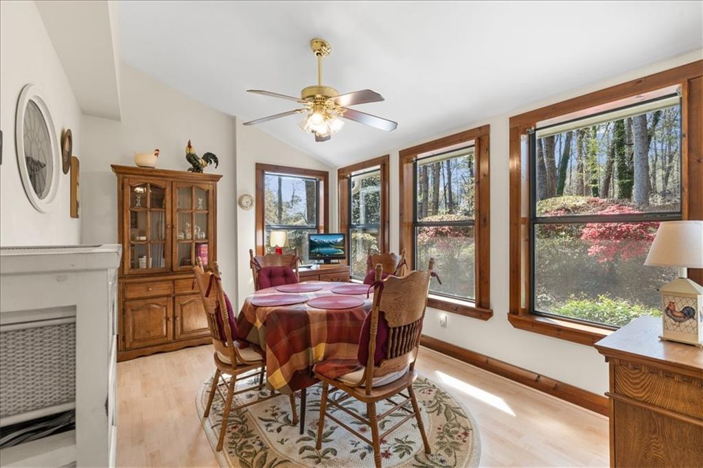 4068 Norton Place SE