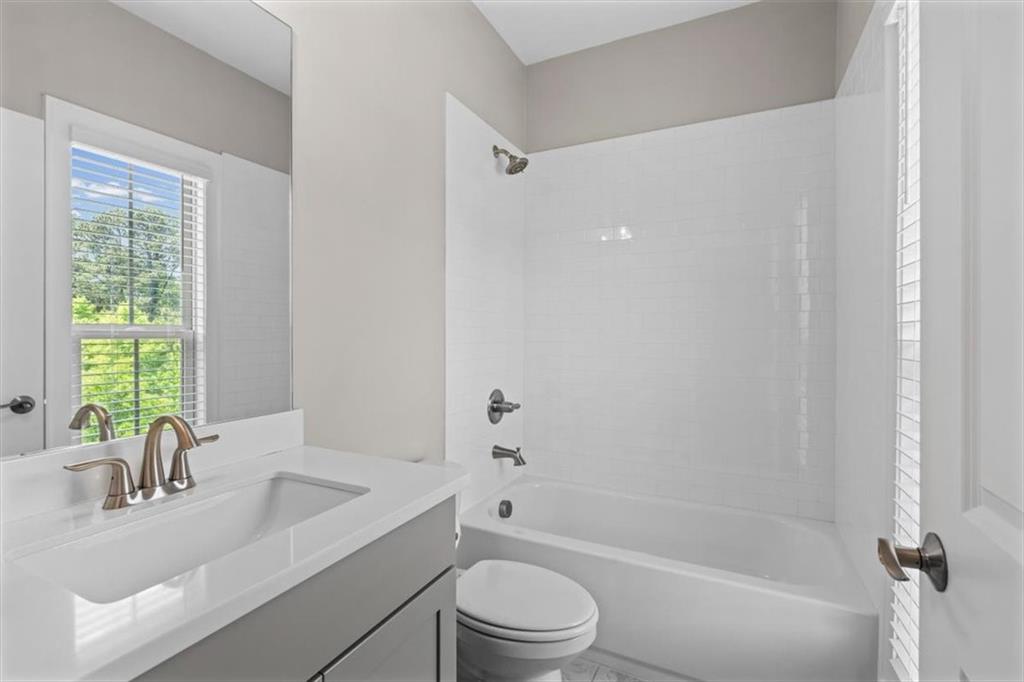305 Marlowe Alley