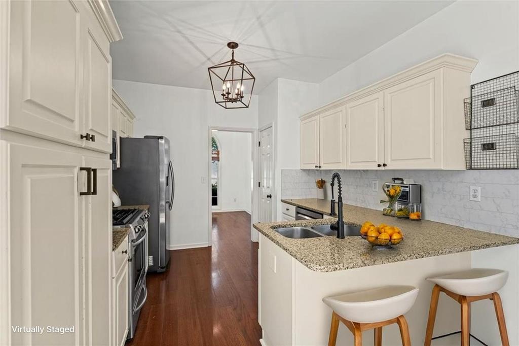3105 Ballet Court SE