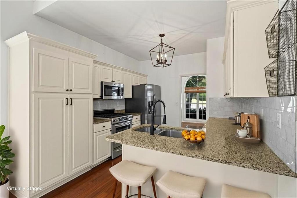 3105 Ballet Court SE