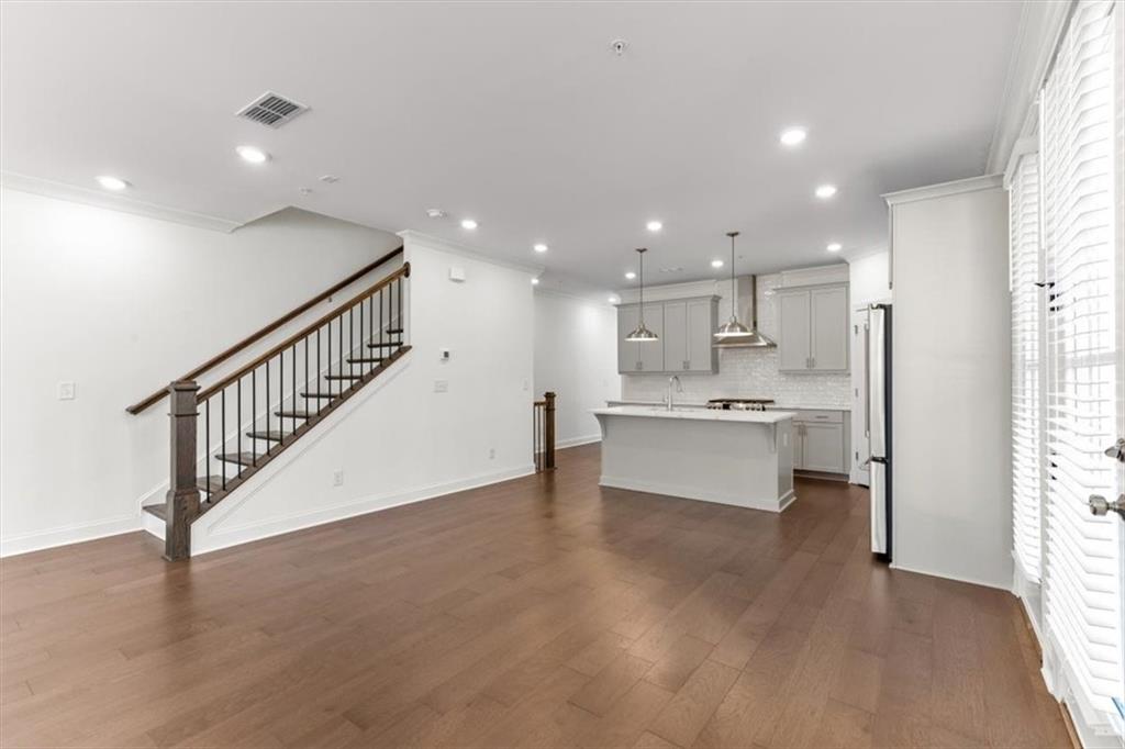 445 Olmstead Way