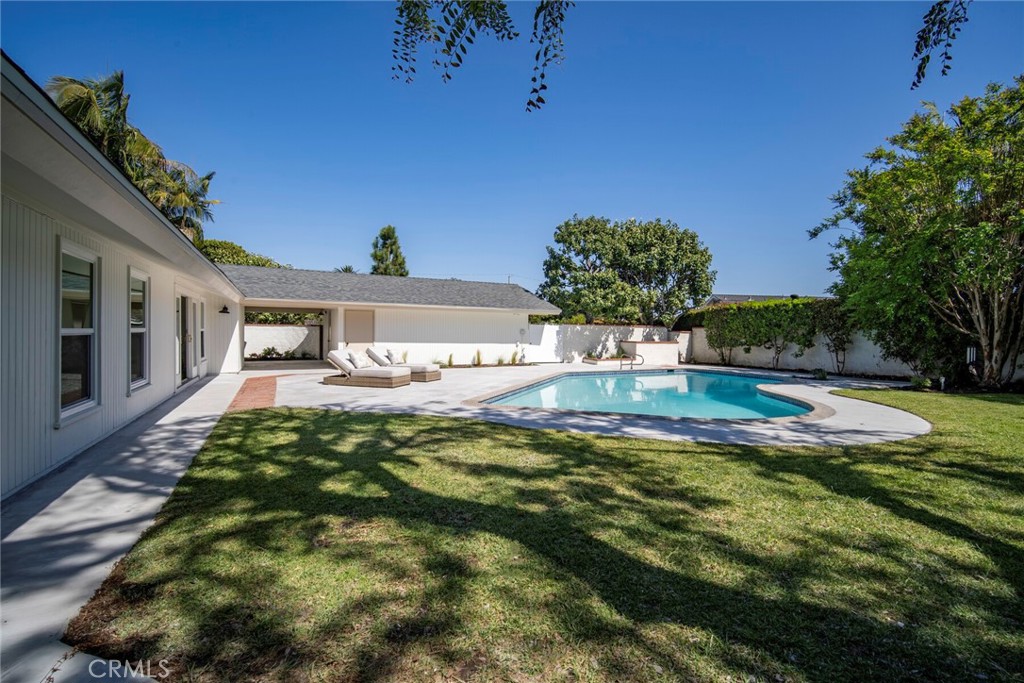 10015 Santa Gertrudes Avenue