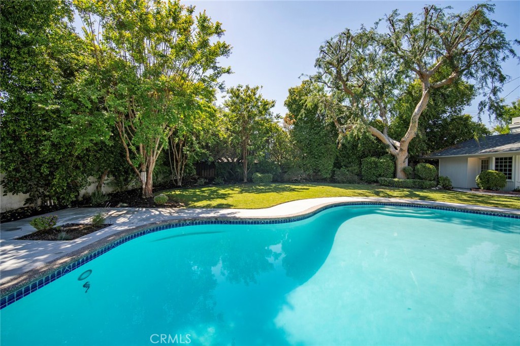 10015 Santa Gertrudes Avenue