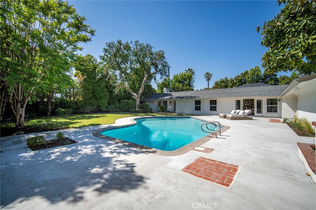 10015 Santa Gertrudes Avenue