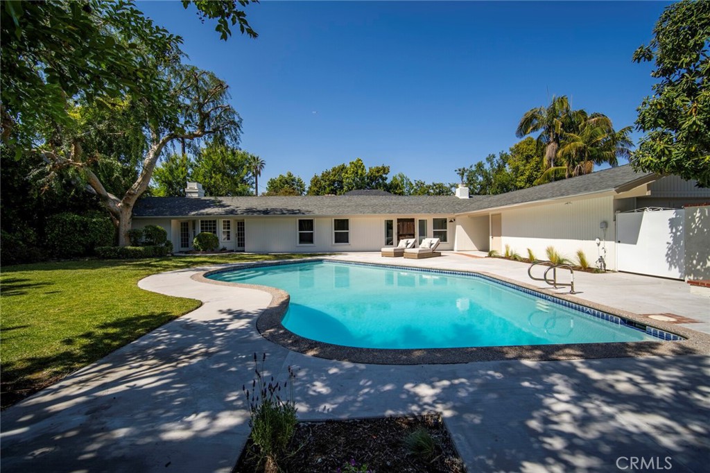 10015 Santa Gertrudes Avenue