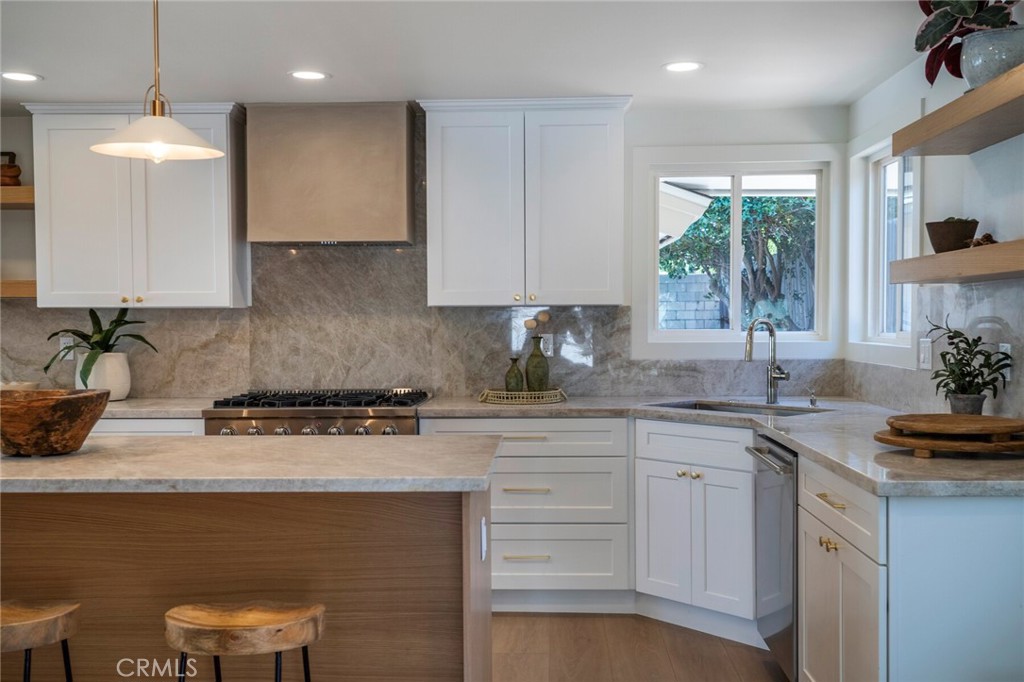 10015 Santa Gertrudes Avenue