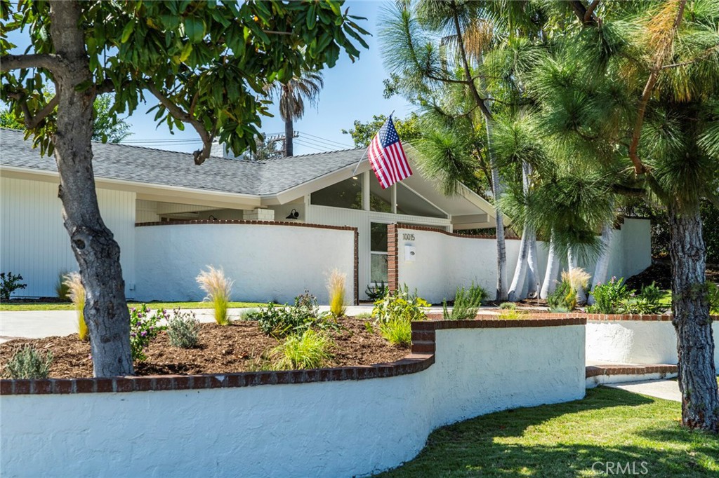 10015 Santa Gertrudes Avenue