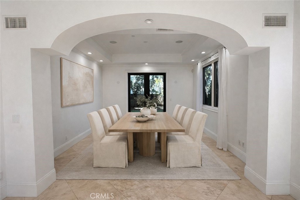 258 Santa Isabel Avenue
