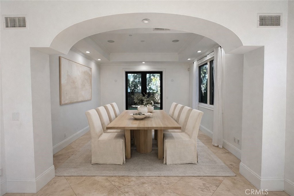 258 Santa Isabel Avenue