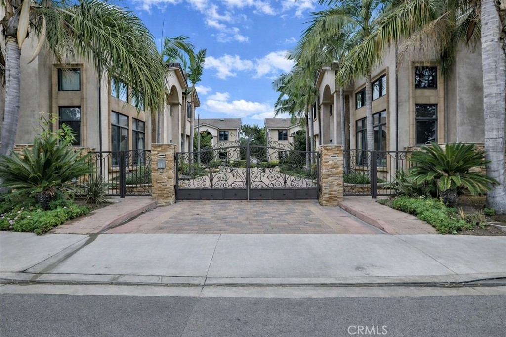 258 Santa Isabel Avenue