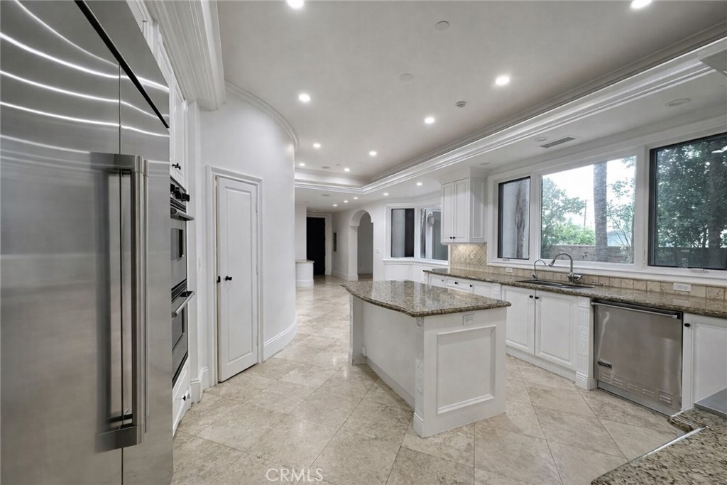 258 Santa Isabel Avenue