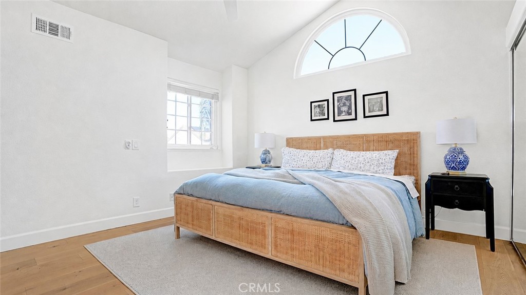 24 Santa Monica