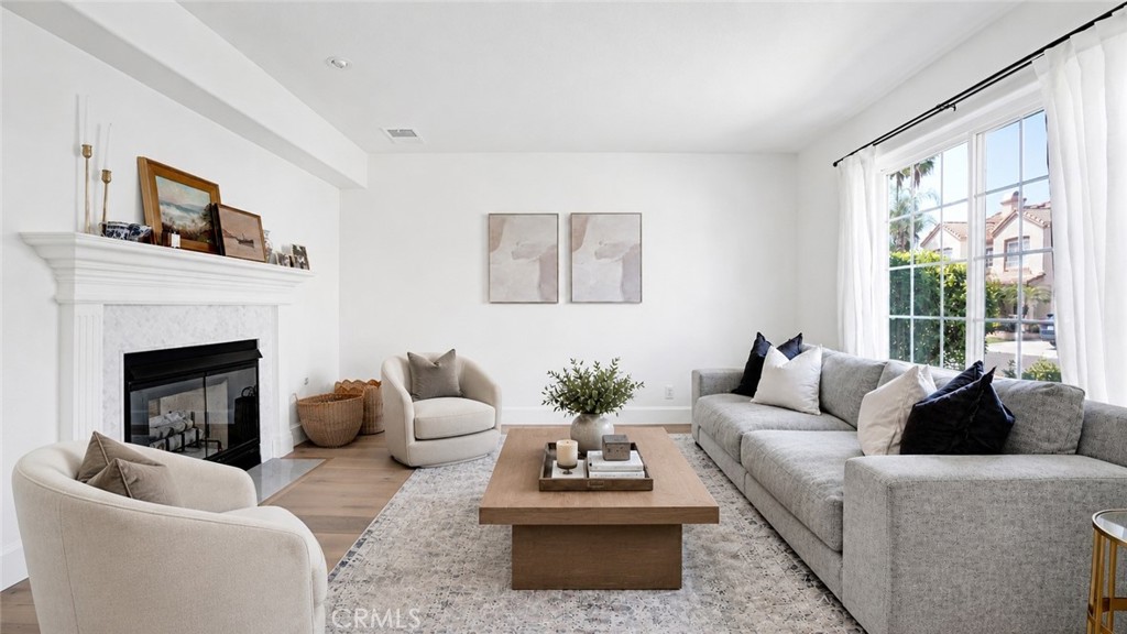 24 Santa Monica