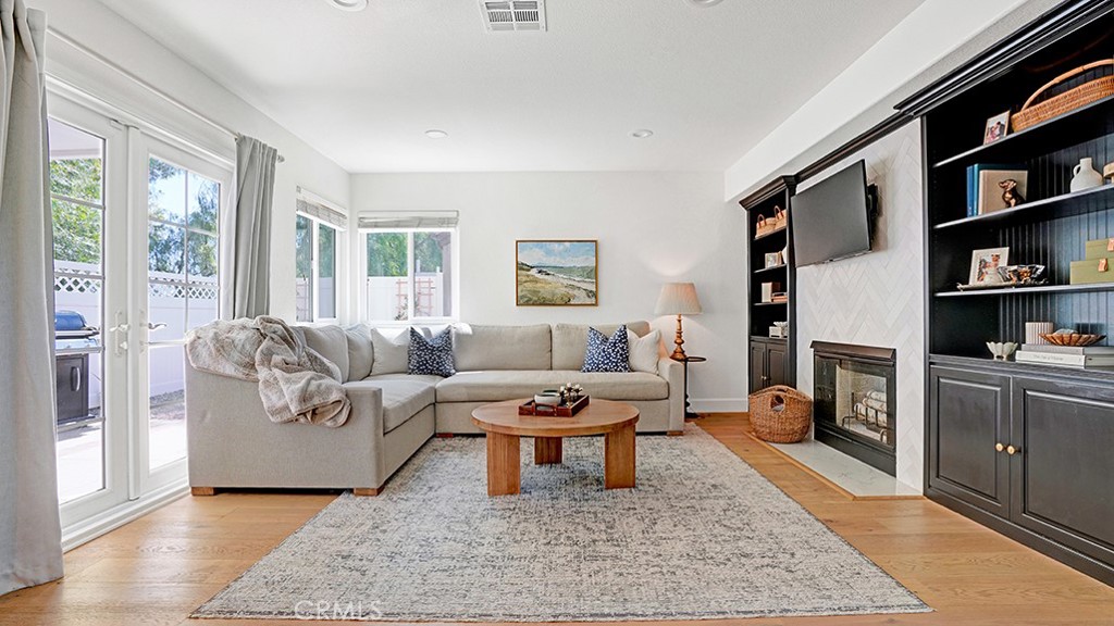 24 Santa Monica