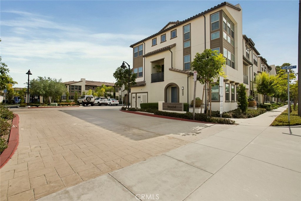 10942 Champions Lane