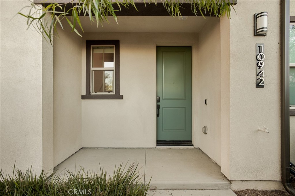 10942 Champions Lane