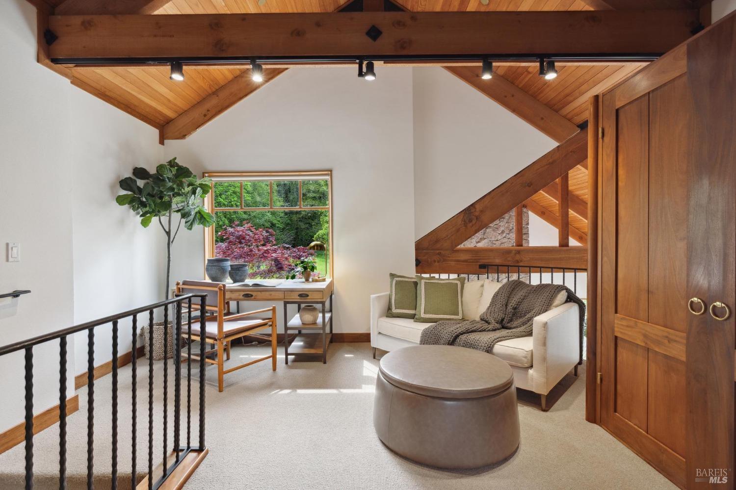 380 San Geronimo Valley Dr