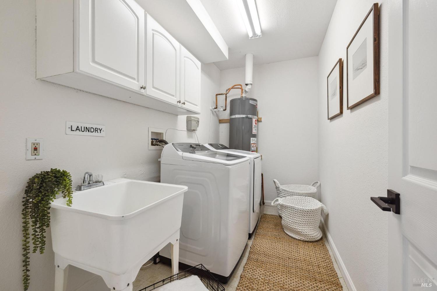 327 Mountain View Ave