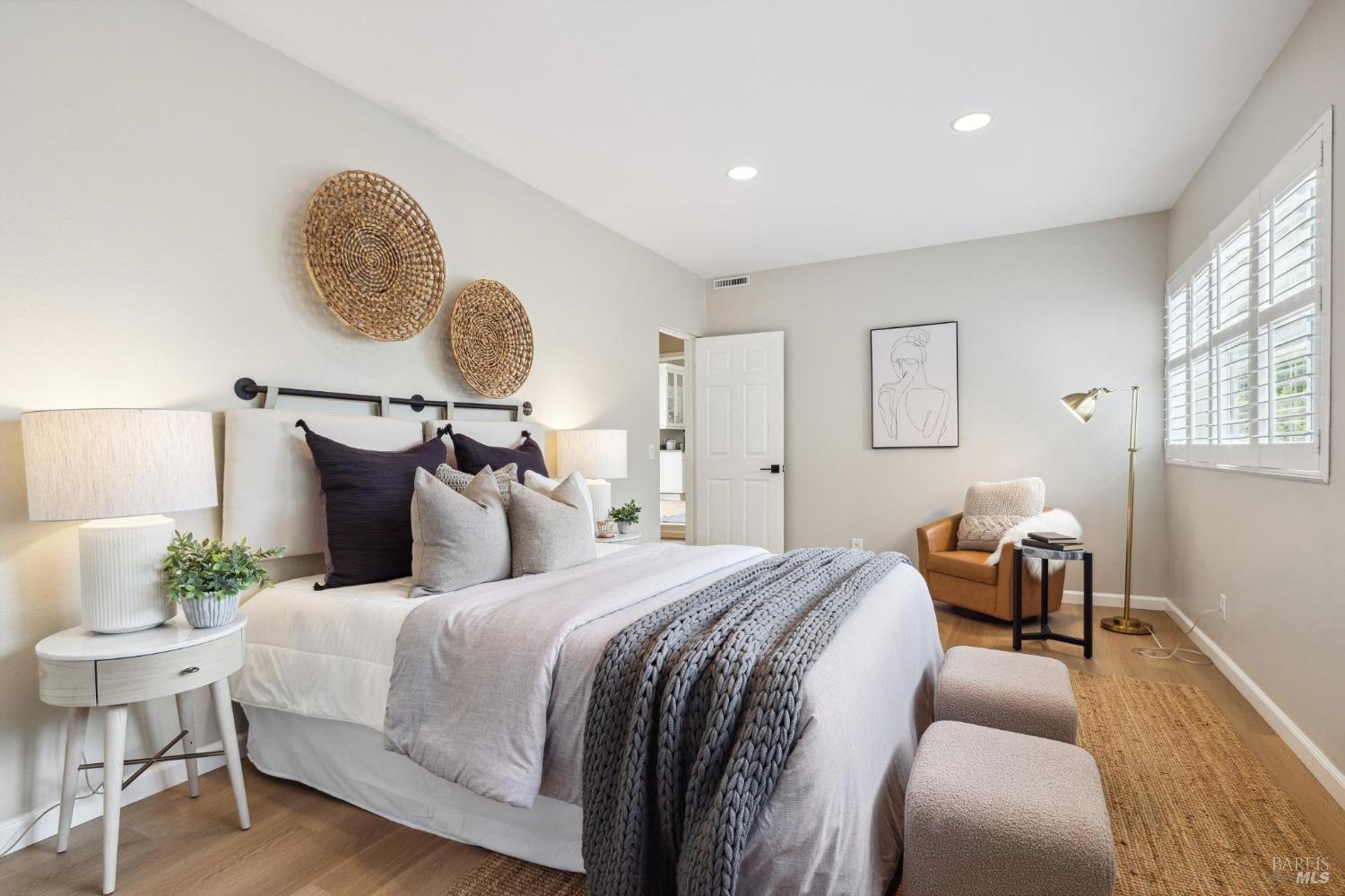 327 Mountain View Ave