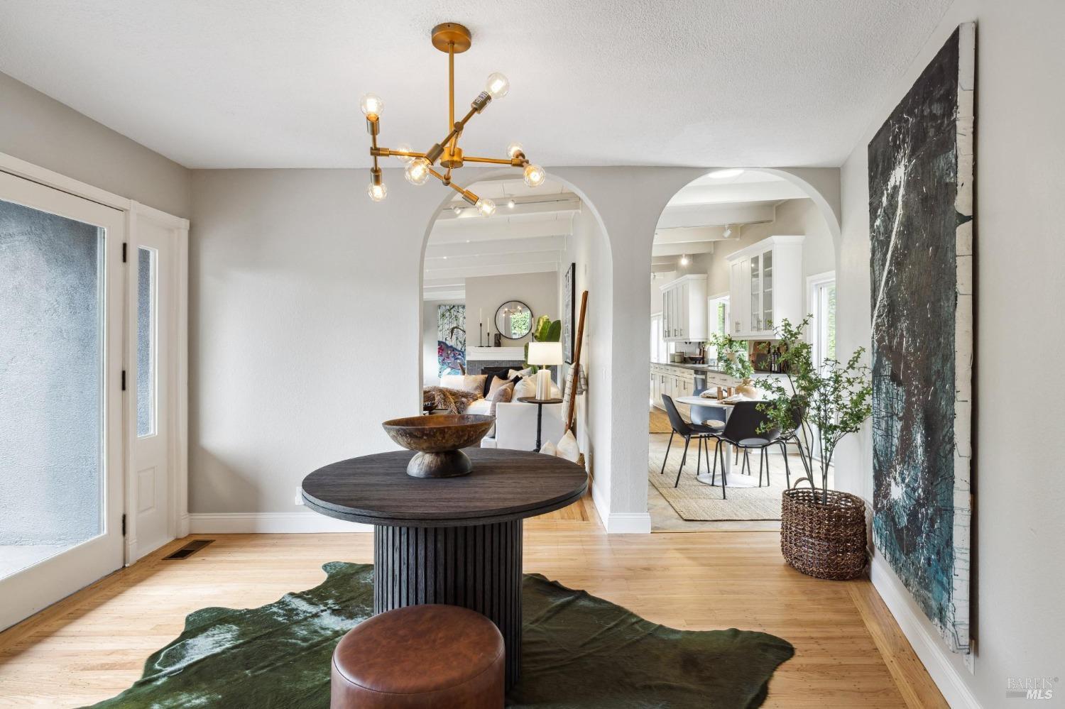 327 Mountain View Ave