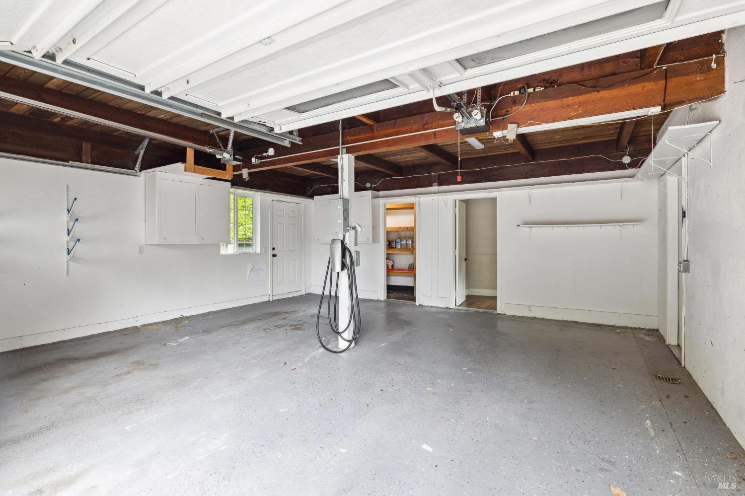 327 Mountain View Ave