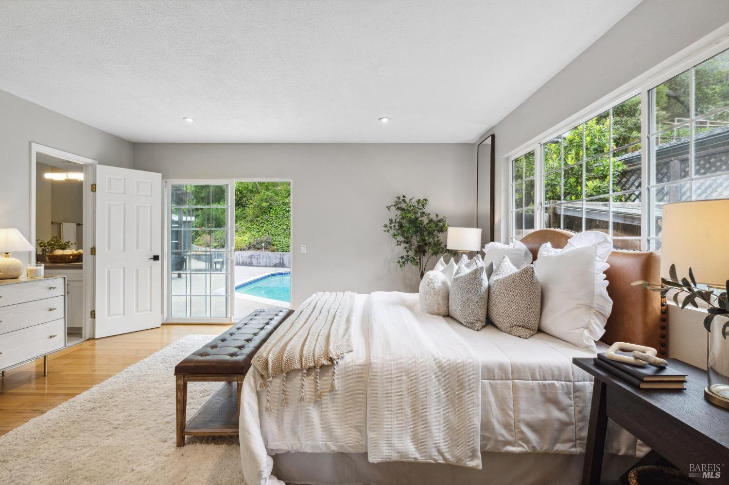 327 Mountain View Ave