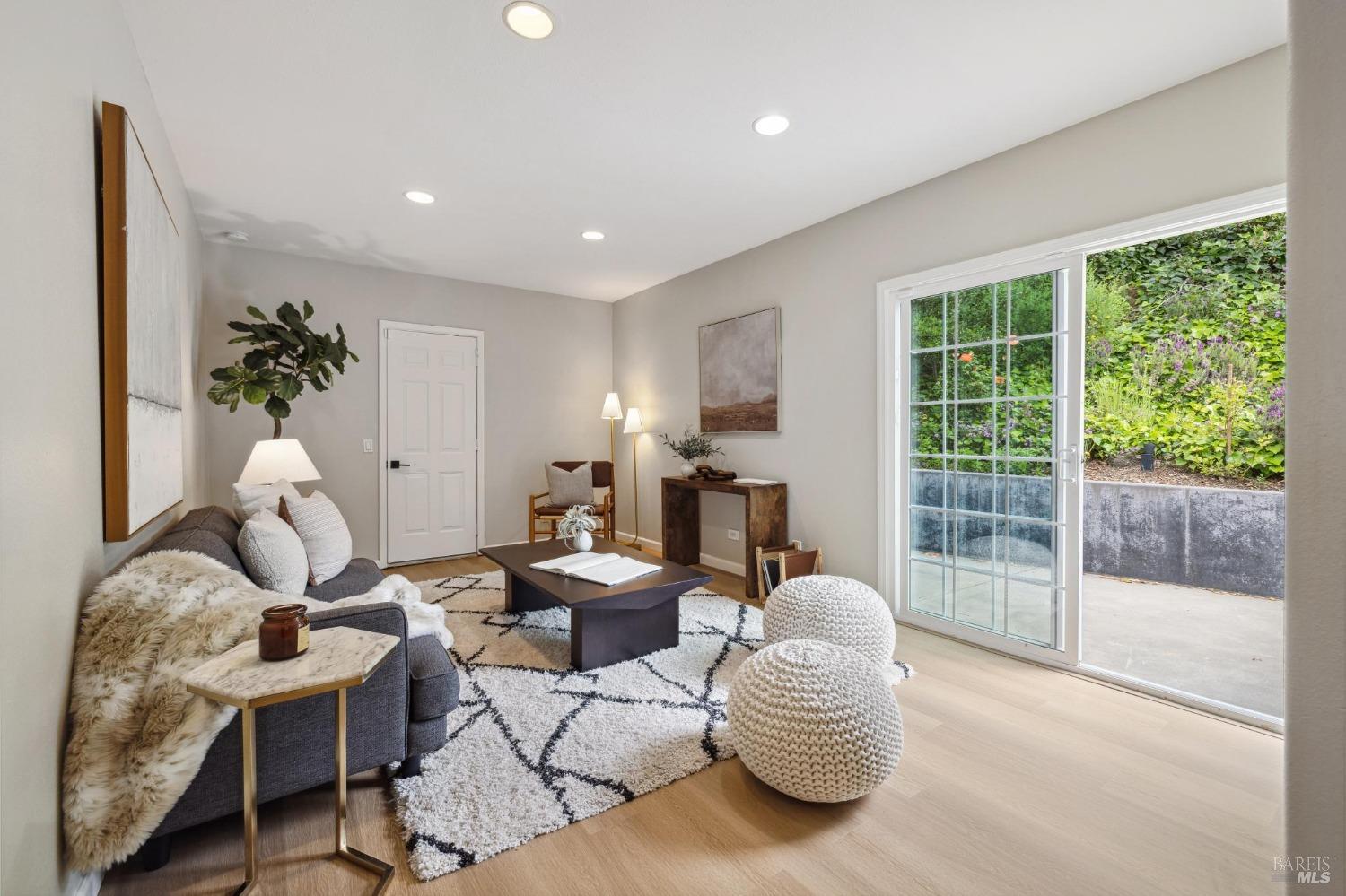 327 Mountain View Ave