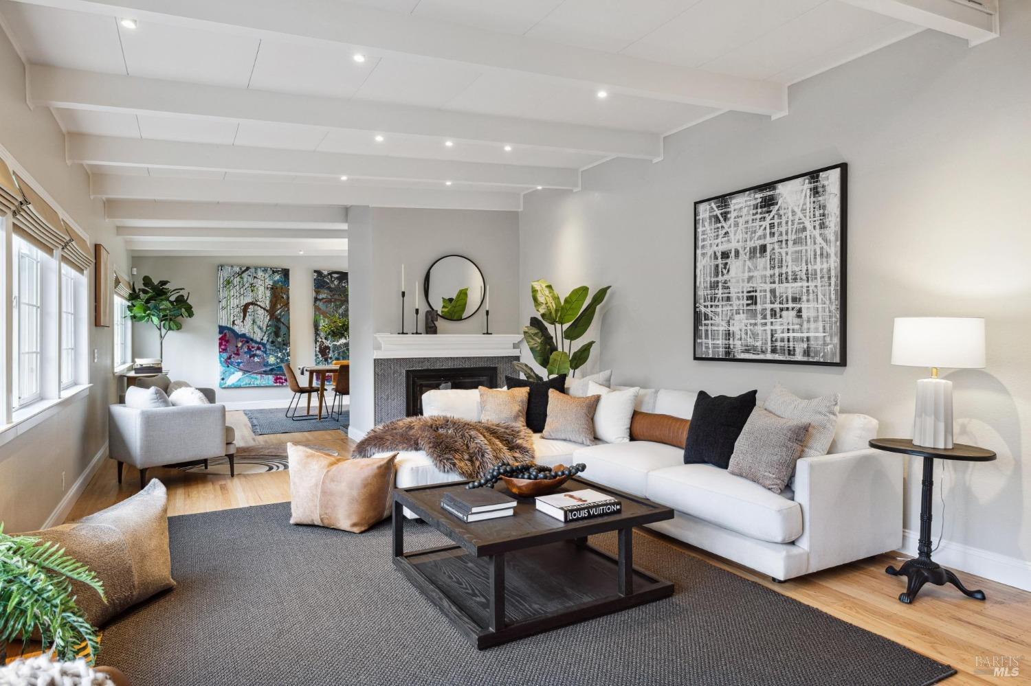 327 Mountain View Ave