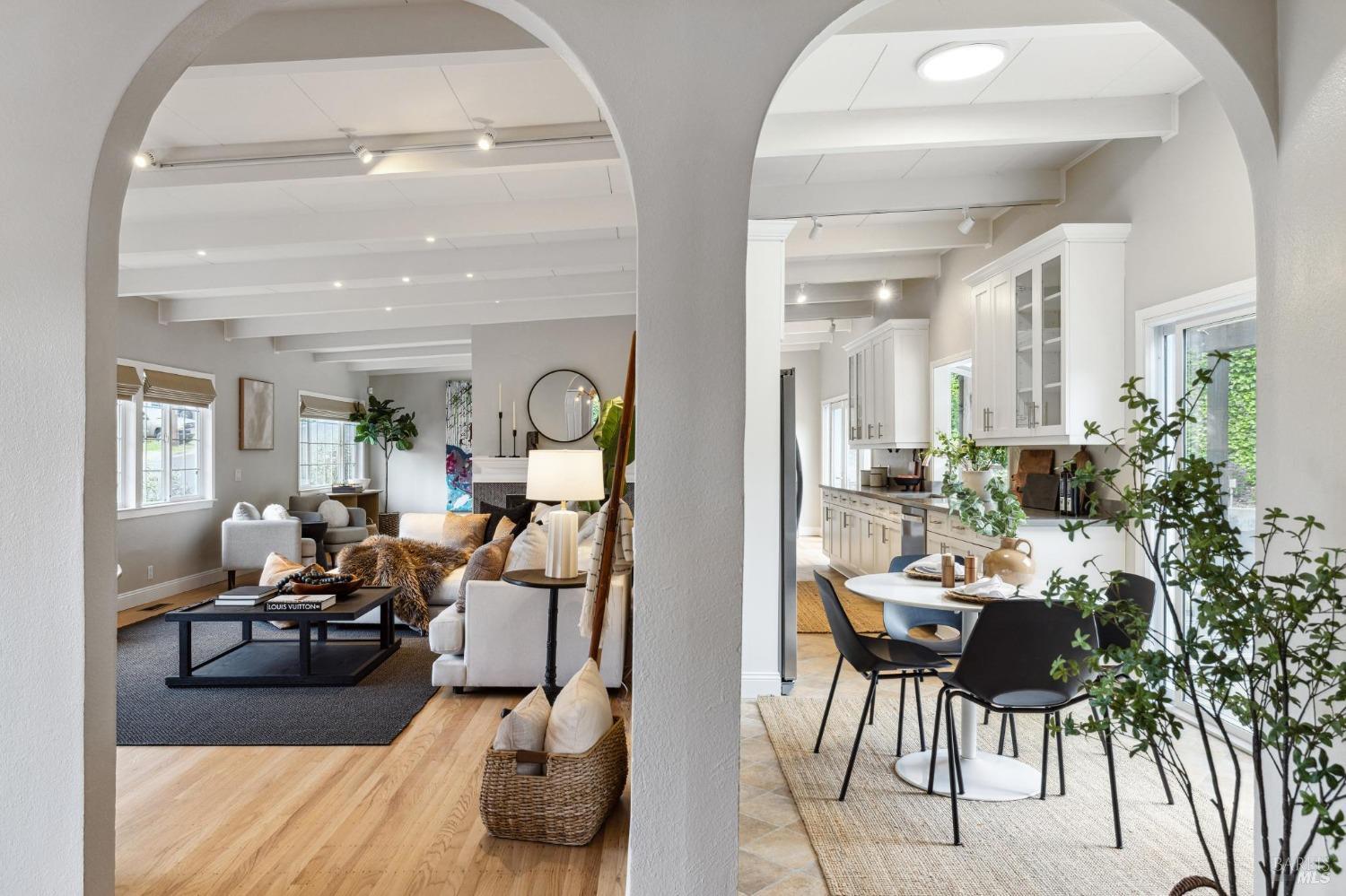 327 Mountain View Ave