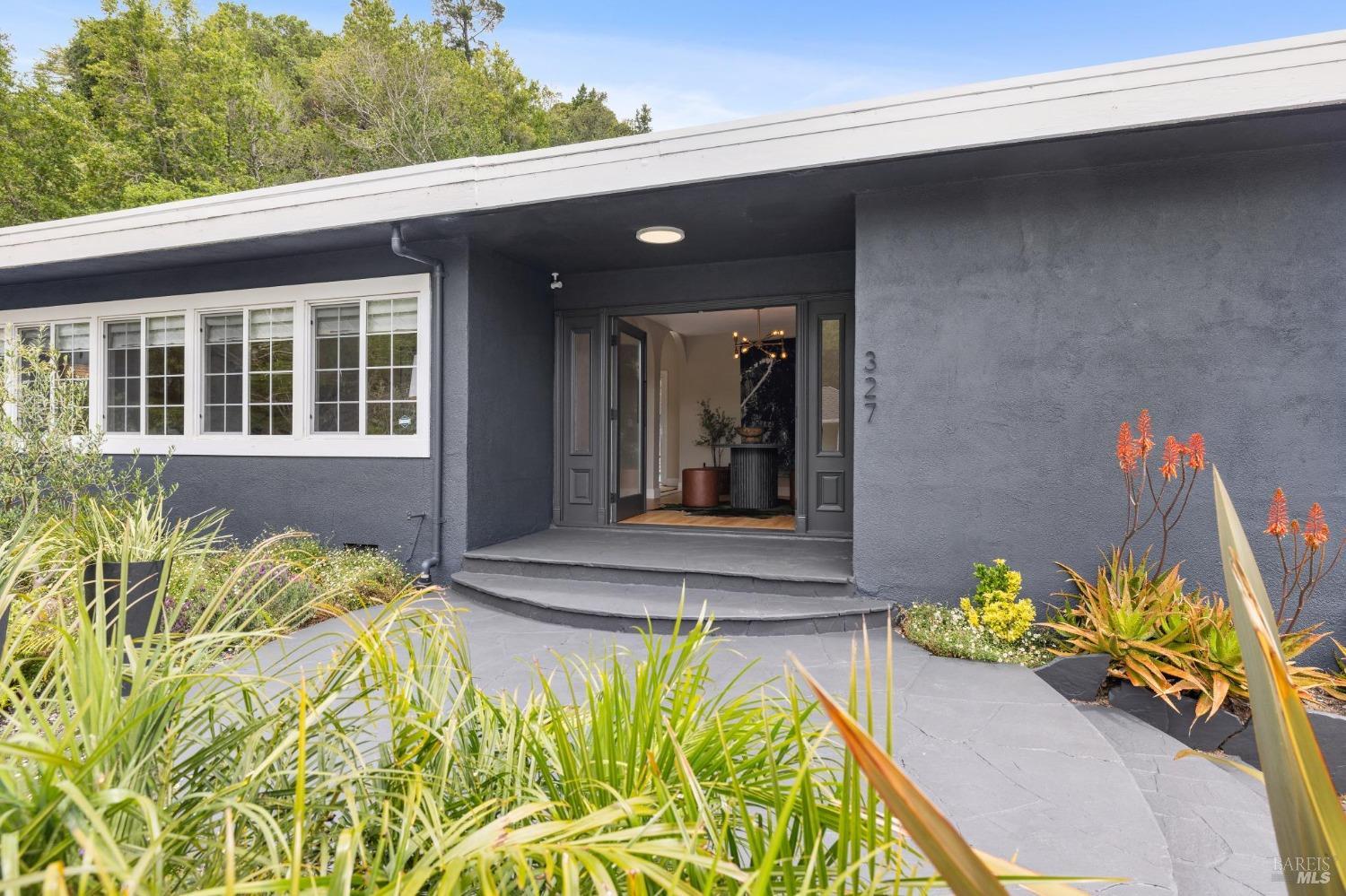 327 Mountain View Ave