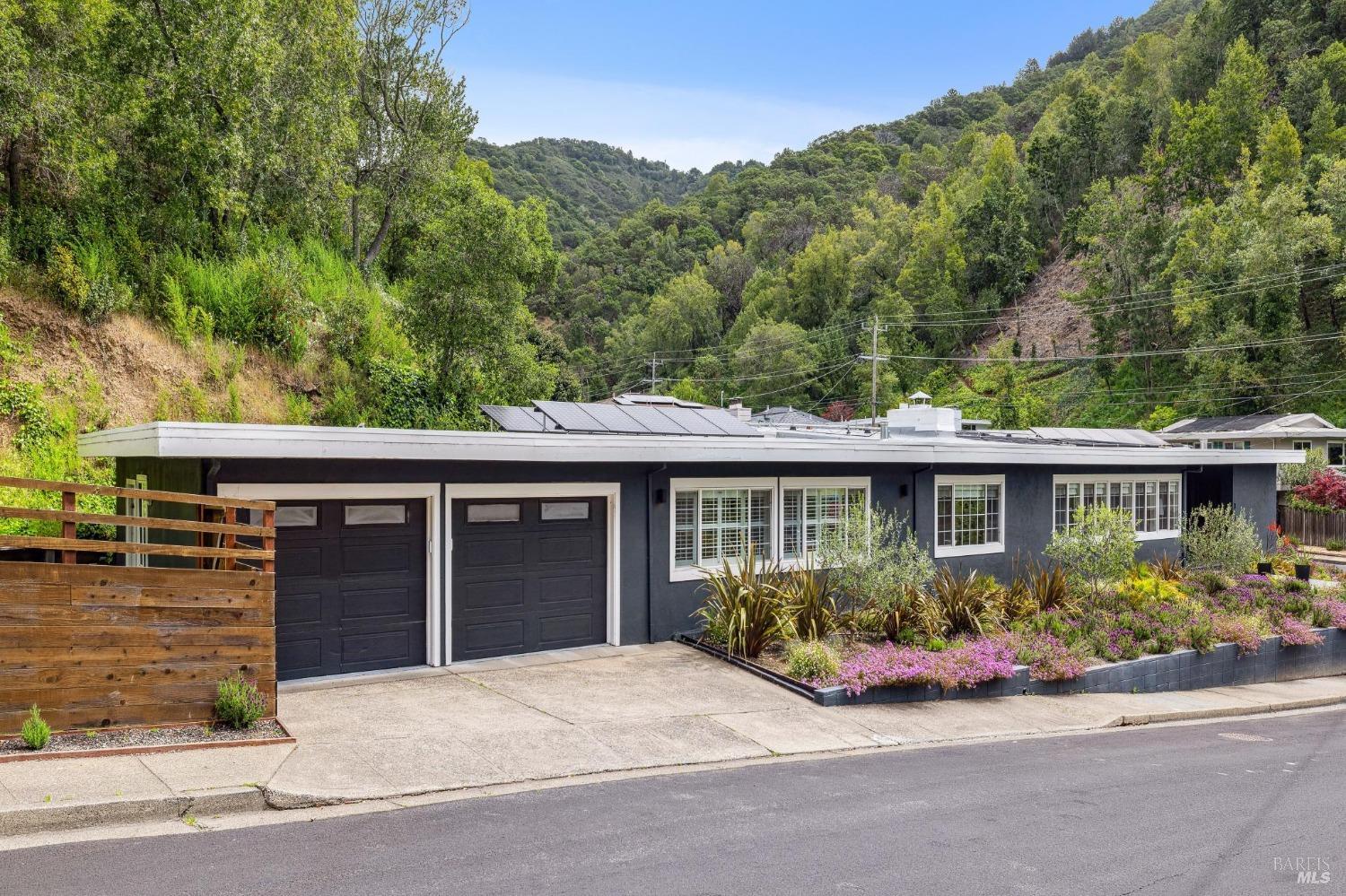 327 Mountain View Ave