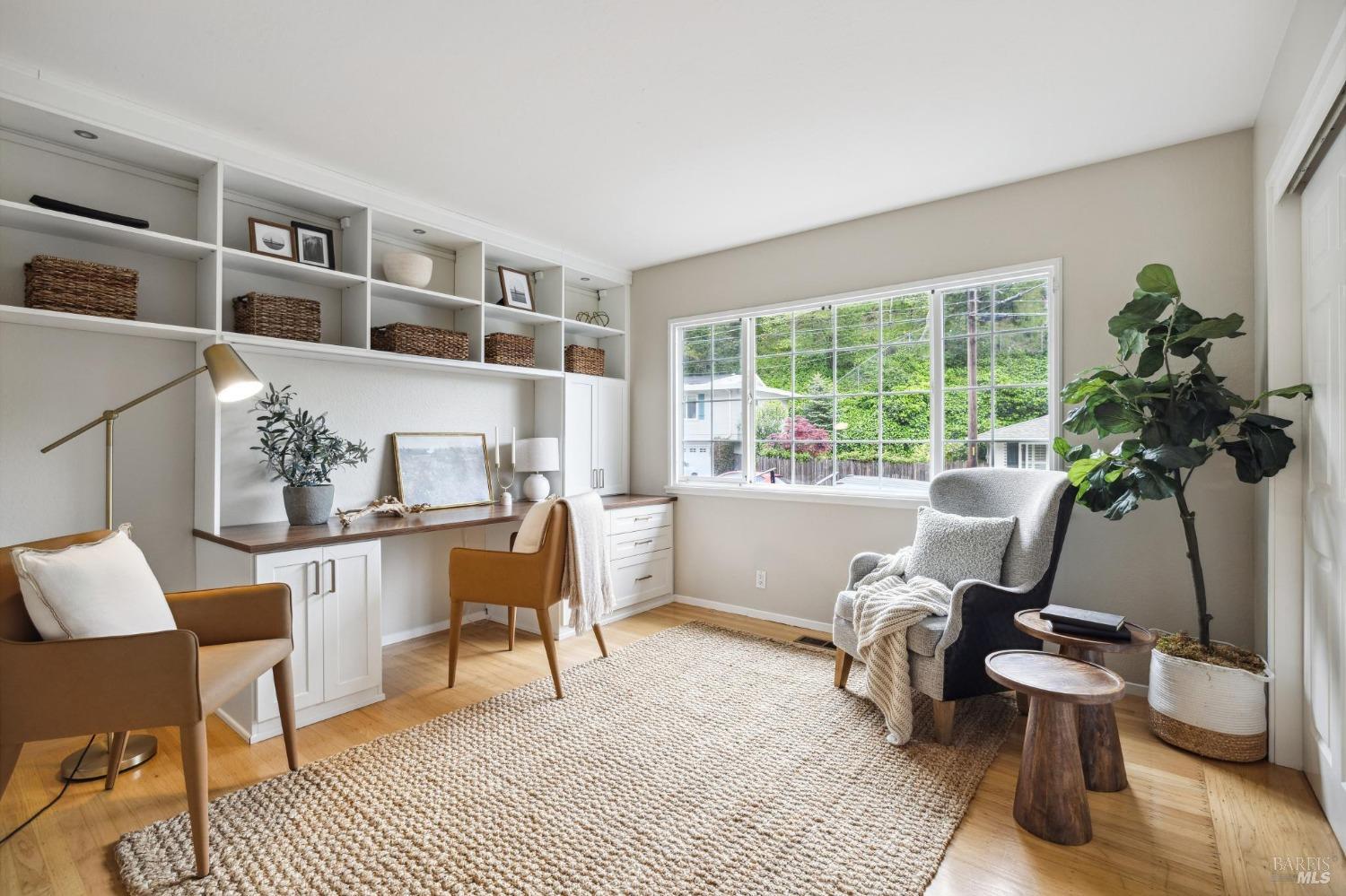 327 Mountain View Ave