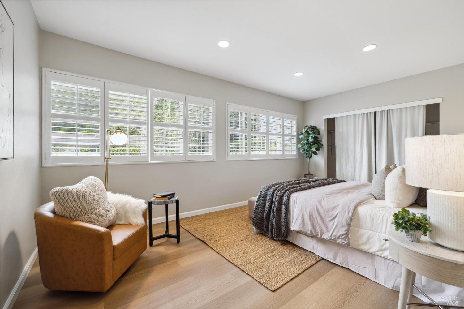 327 Mountain View Ave