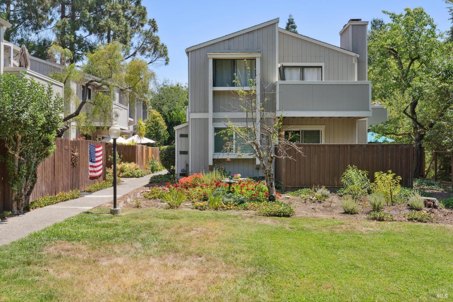 864 Tamalpais Ave #E