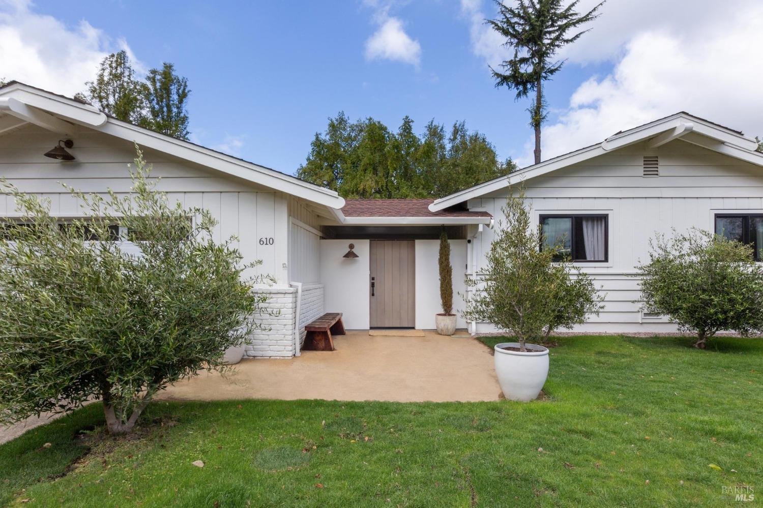 610 Calle De La Mesa