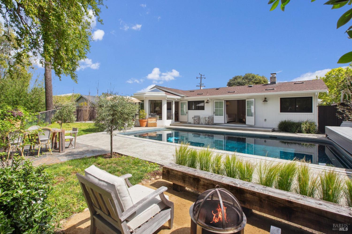 610 Calle De La Mesa