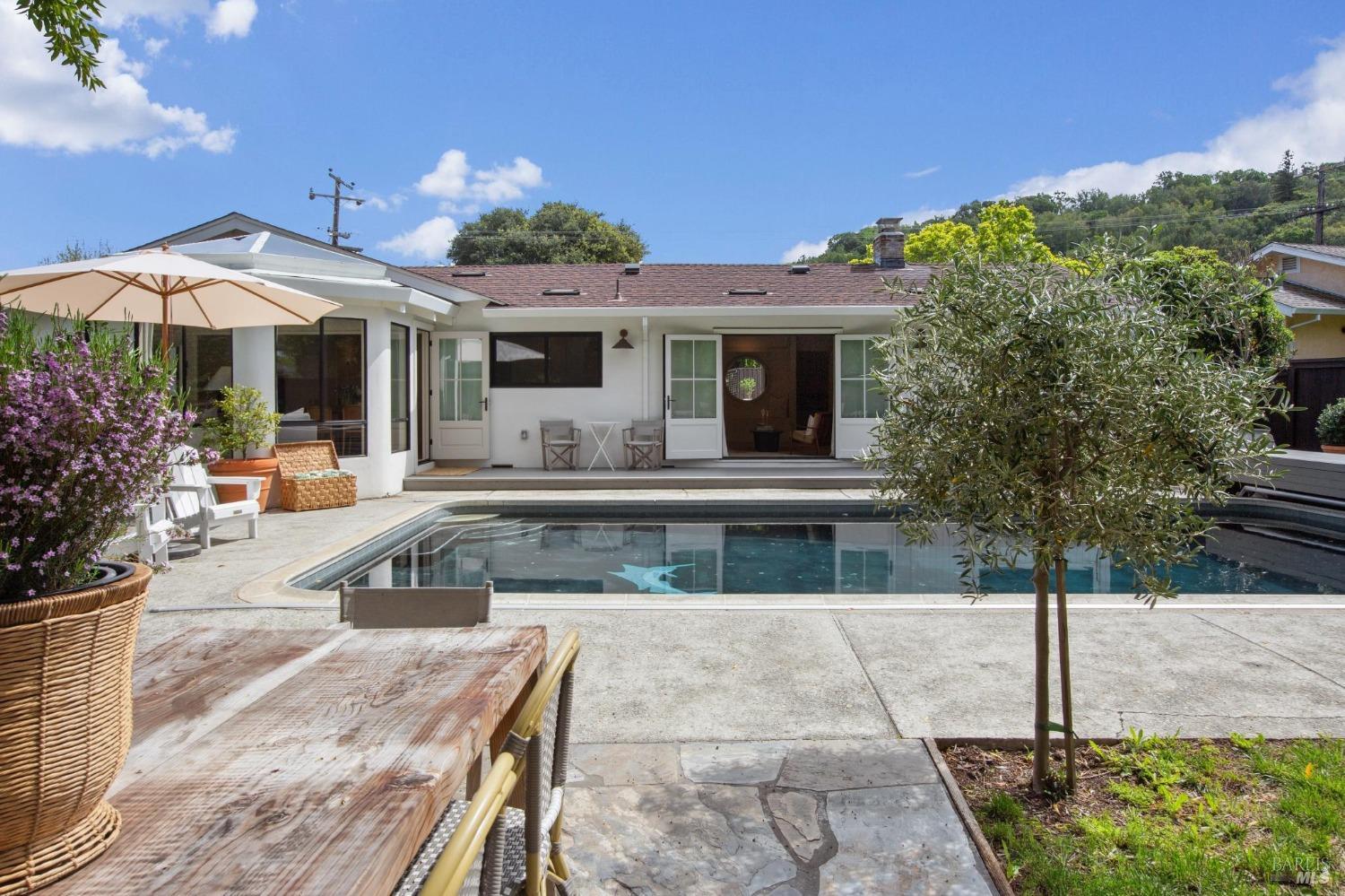 610 Calle De La Mesa