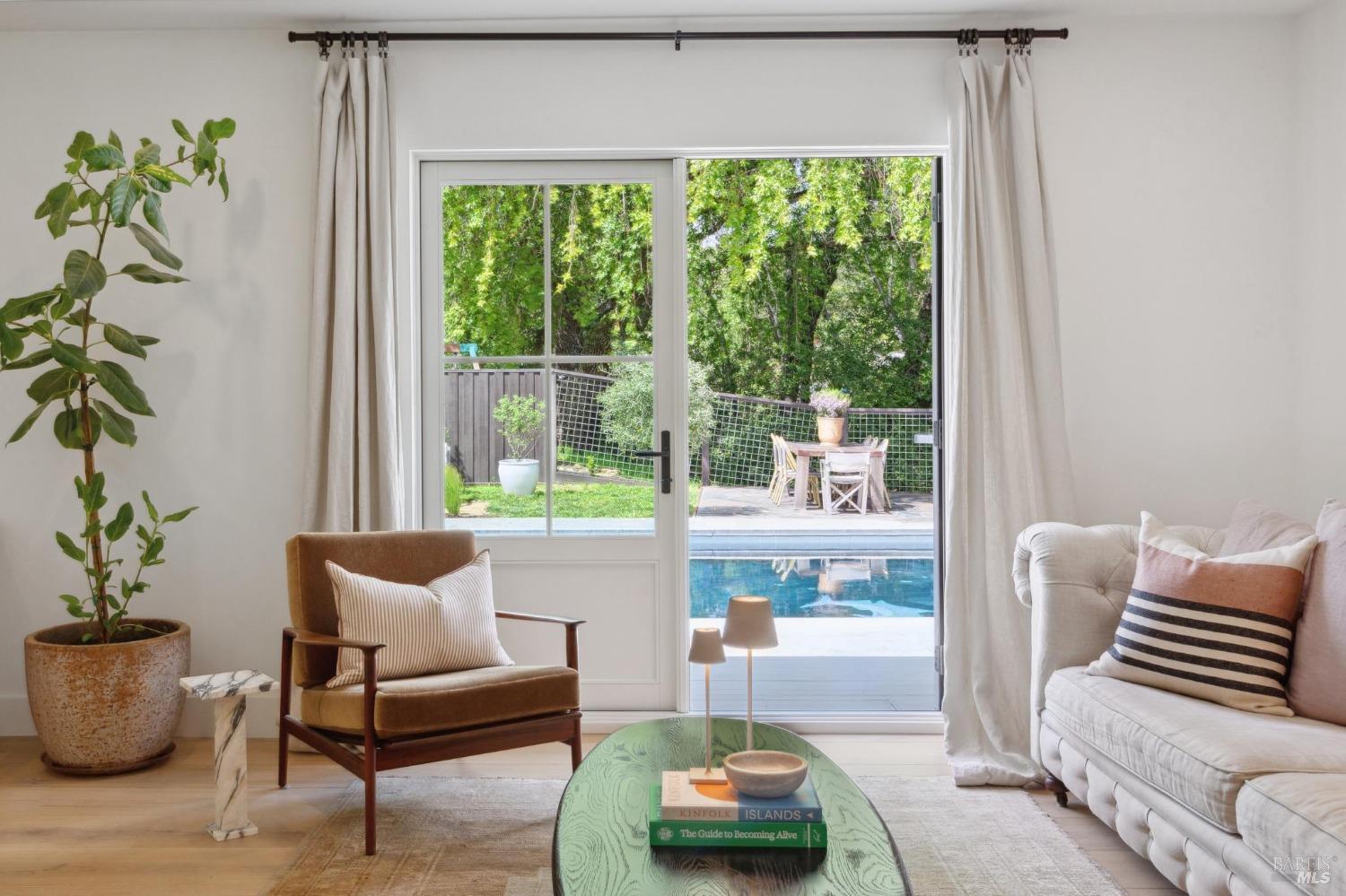 610 Calle De La Mesa