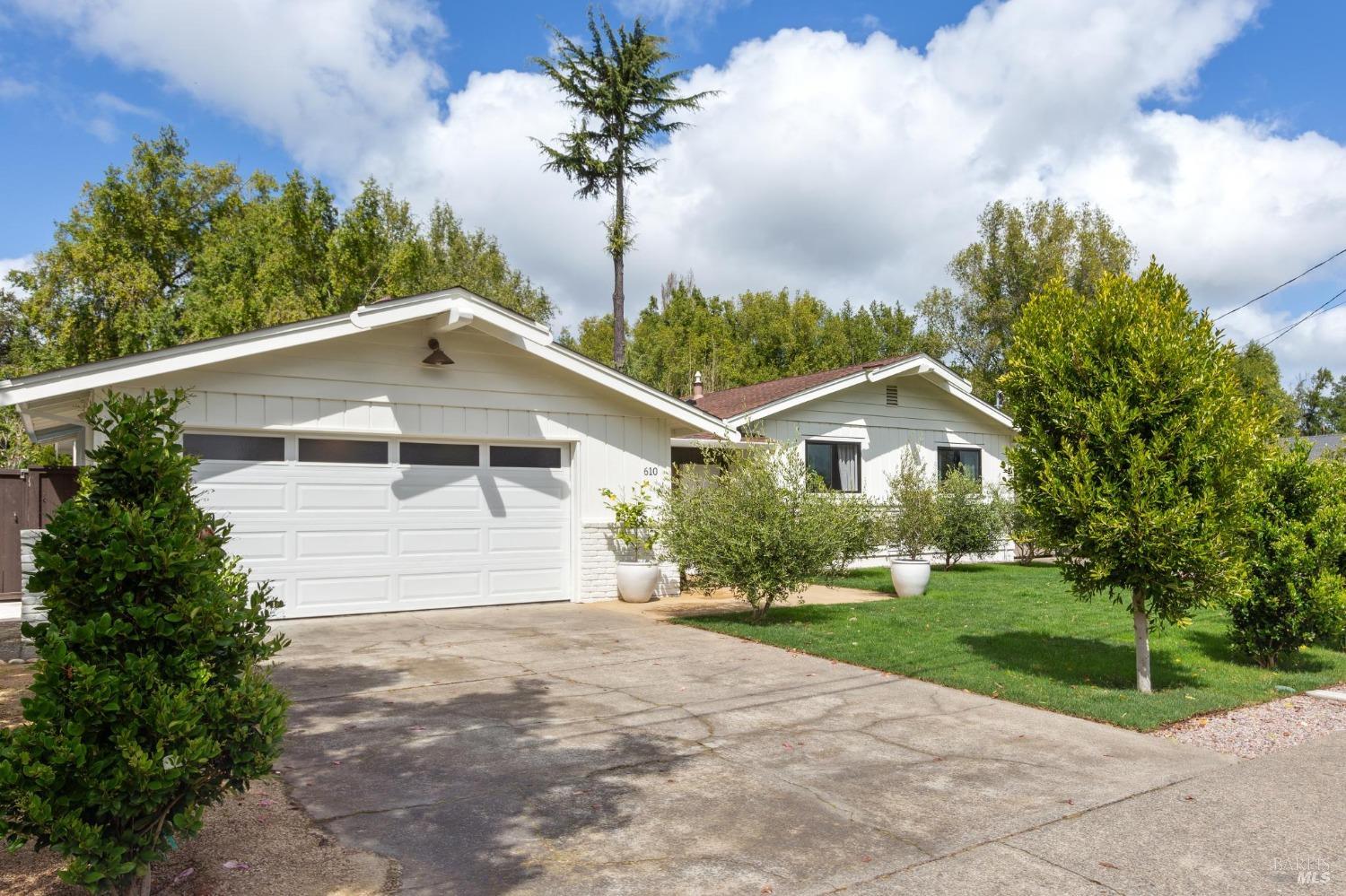 610 Calle De La Mesa