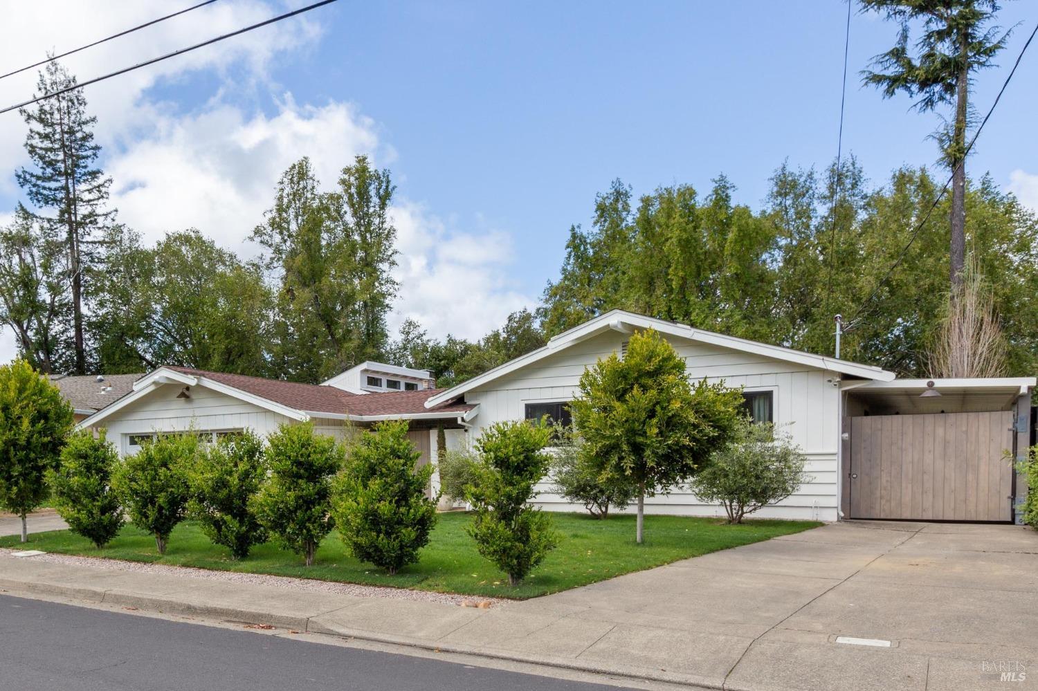 610 Calle De La Mesa