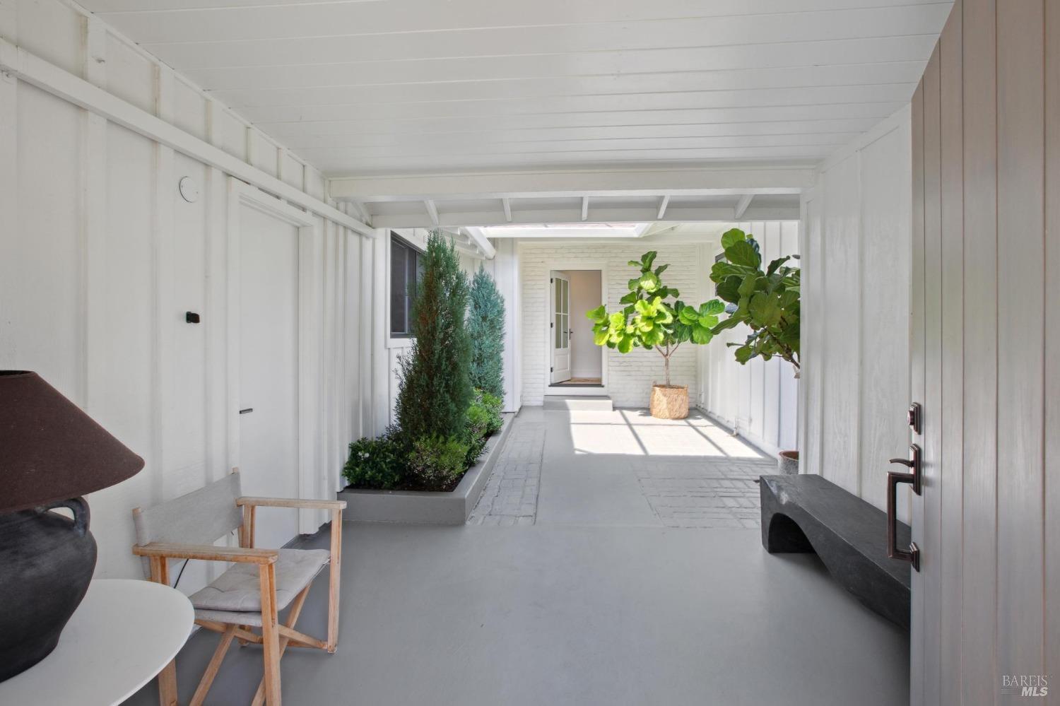 610 Calle De La Mesa