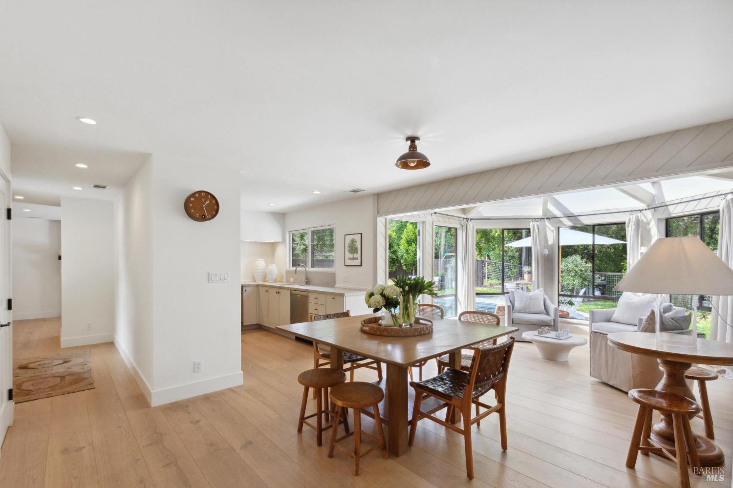 610 Calle De La Mesa