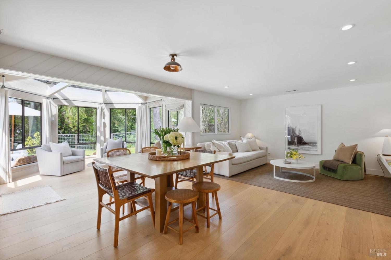 610 Calle De La Mesa