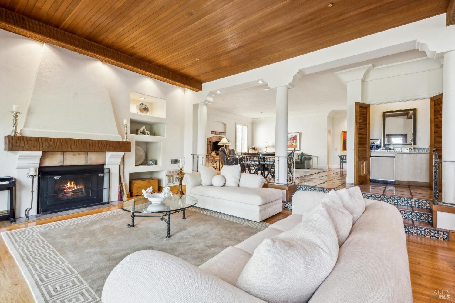 133 Deer Park Ave
